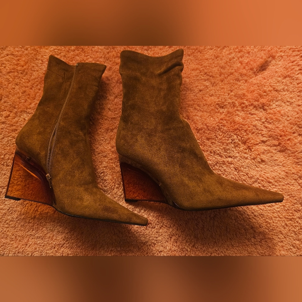 Jeffrey Campbell Beth Ann Rust Suede Wedge Ankle Boots. New Never Worn size 11.